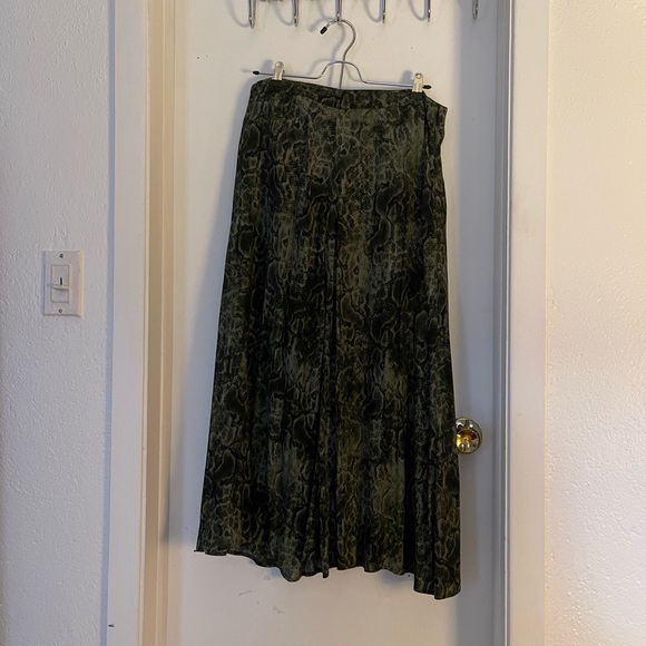Mango Green Snakeskin Midi A-Line Skirt - Picture 1 of 3
